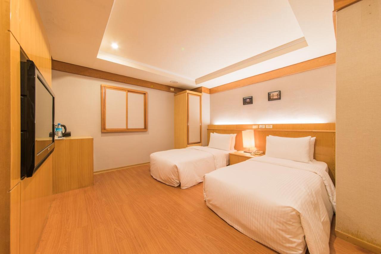 The Rivero Hotel Kaohsiung Exterior photo